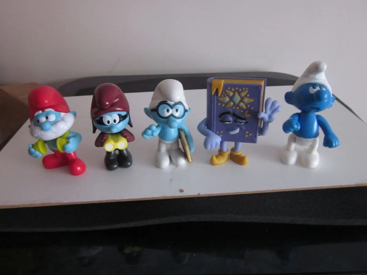 Burger King Smurfs  Figures X5 - Image 1