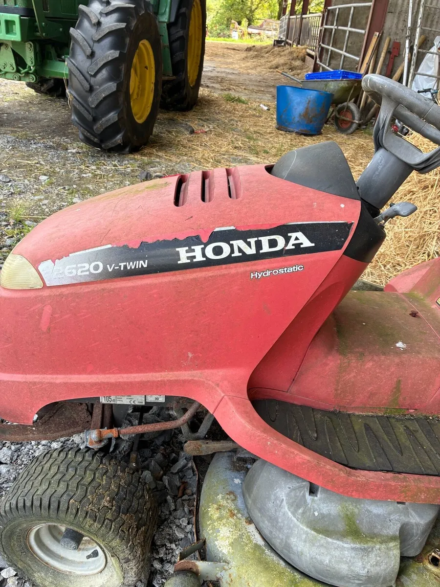 Ride on lawnmower - Image 2