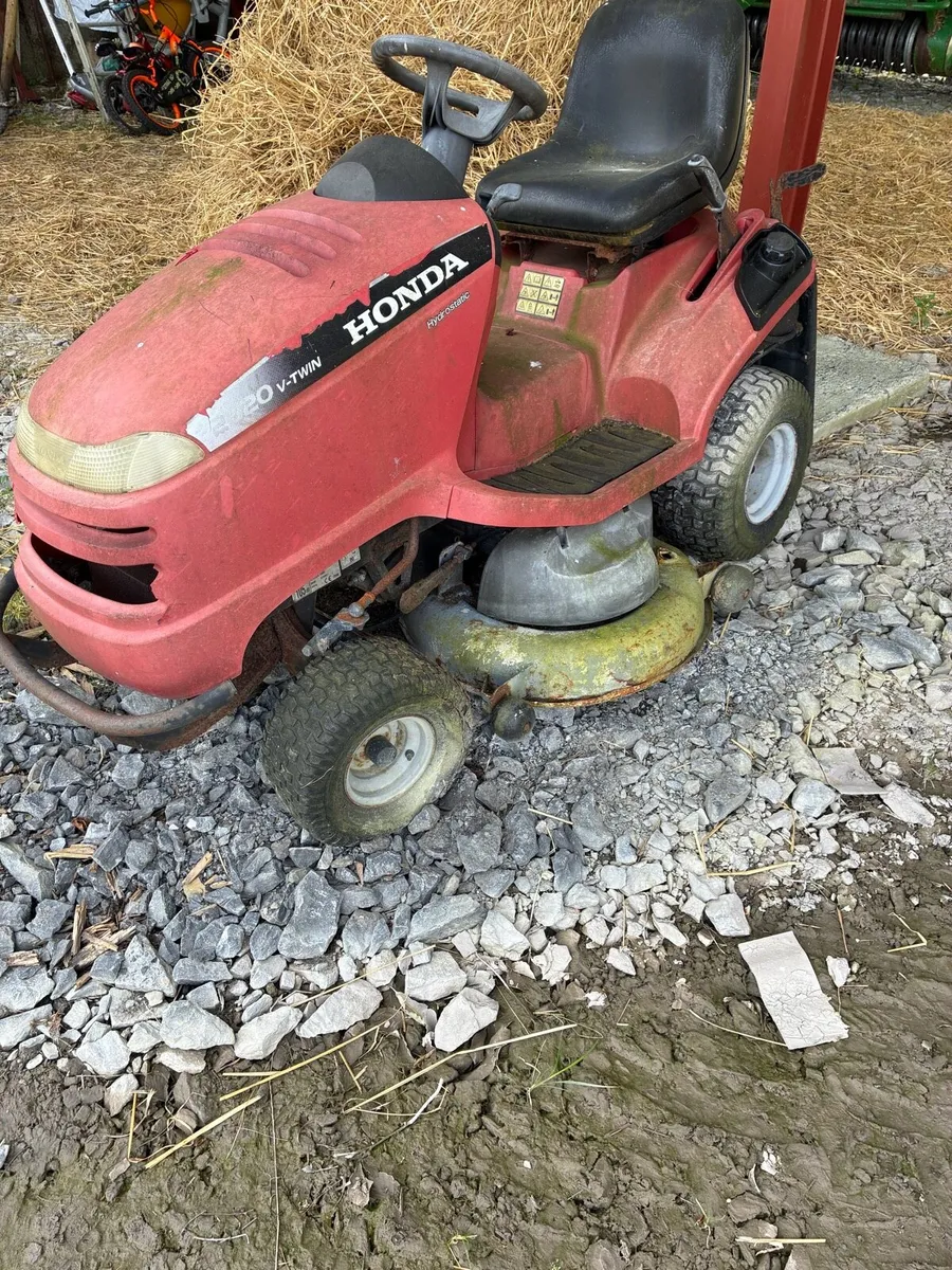 Ride on lawnmower - Image 3