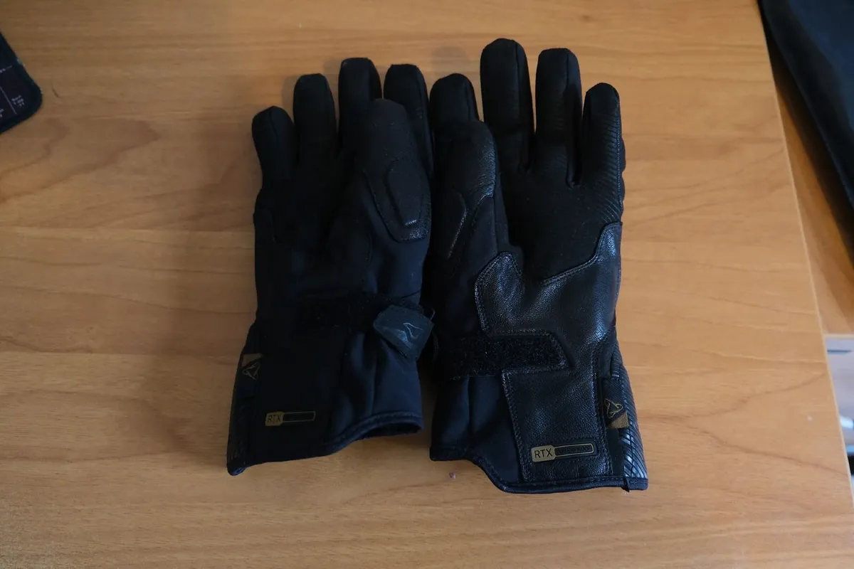 Macna Era 2.0 RTX Heated Motorcycle Gloves - Image 2