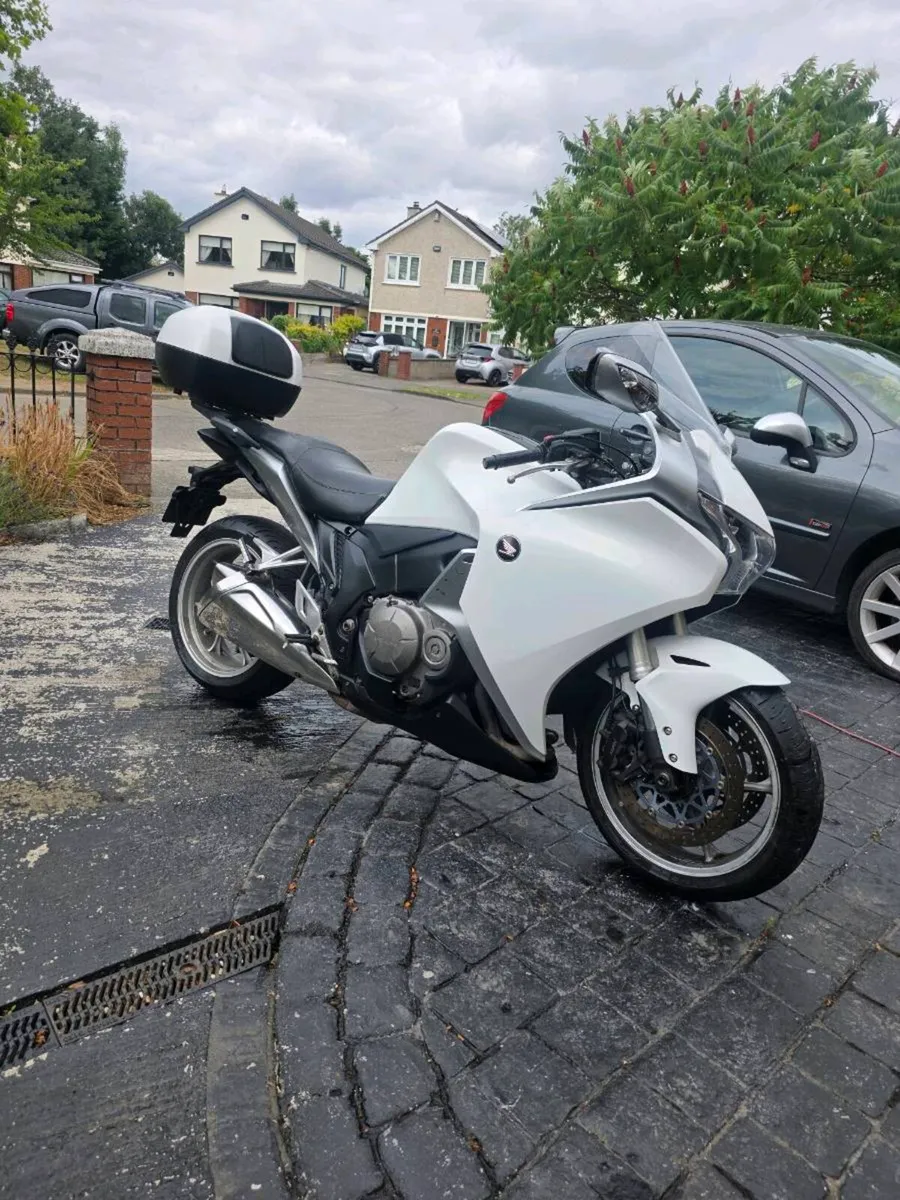Honda VFR 1200F - Image 1
