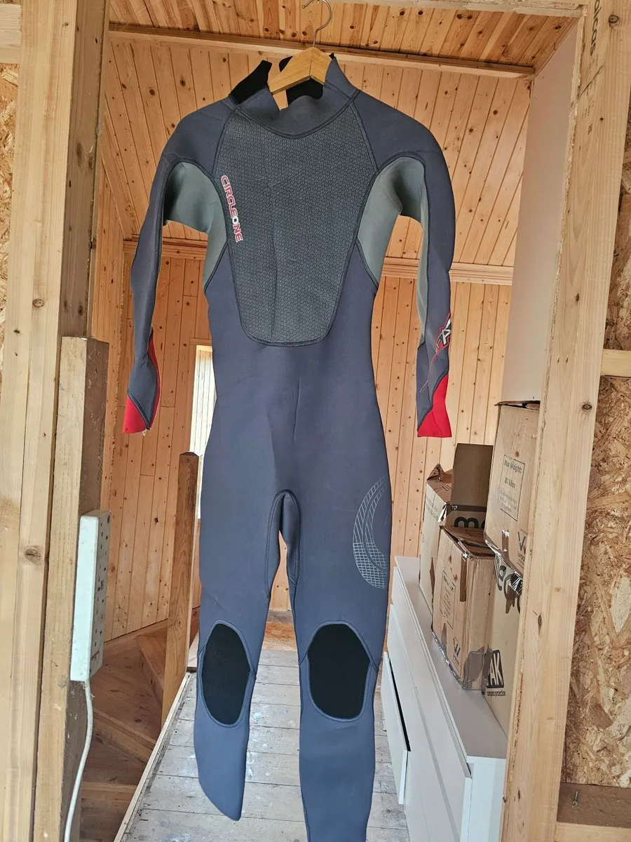 Mens Wetsuit Circle One 3.2 - Image 1