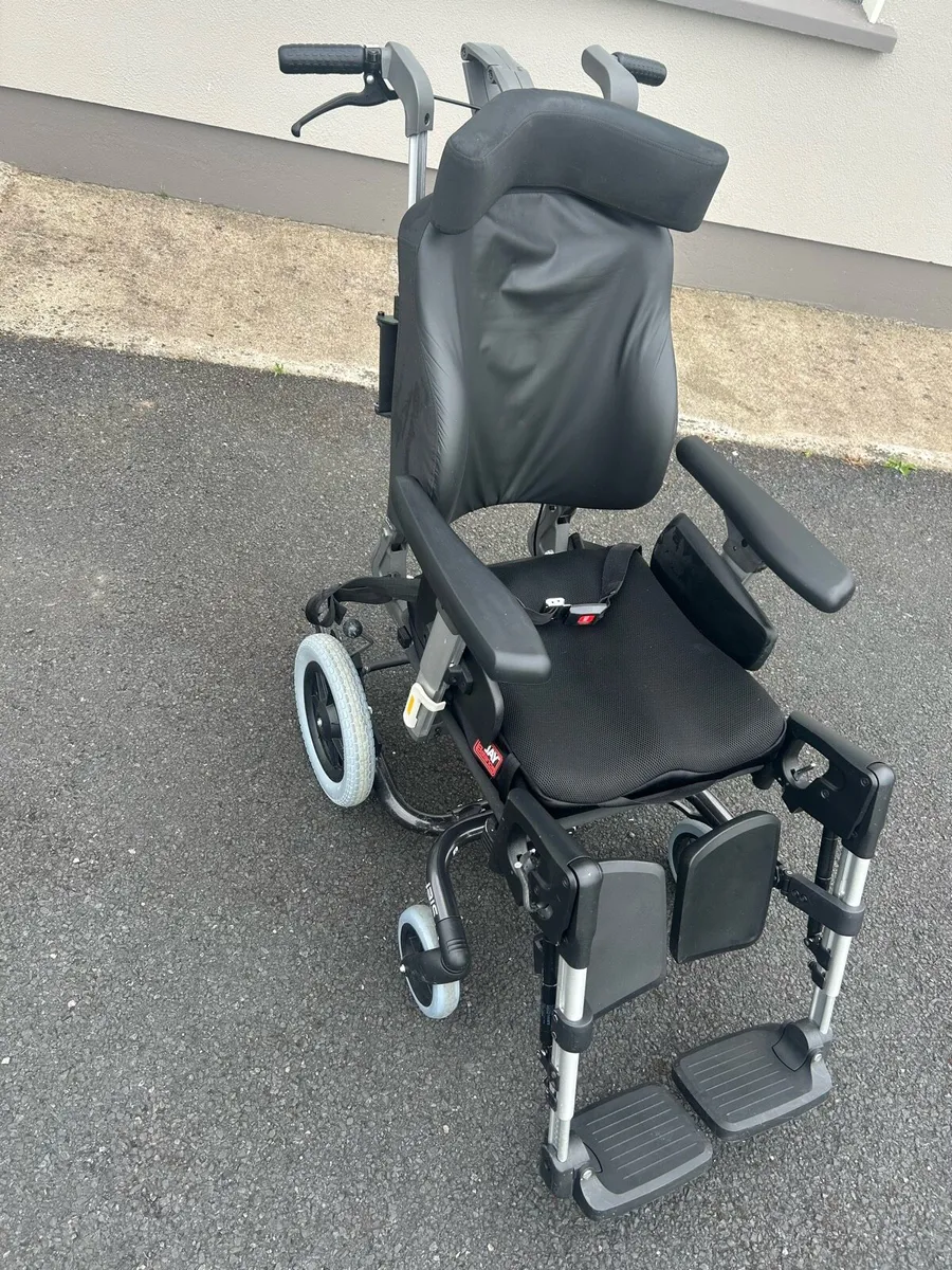 Ibis Breezy Manual Wheelchair - Image 3