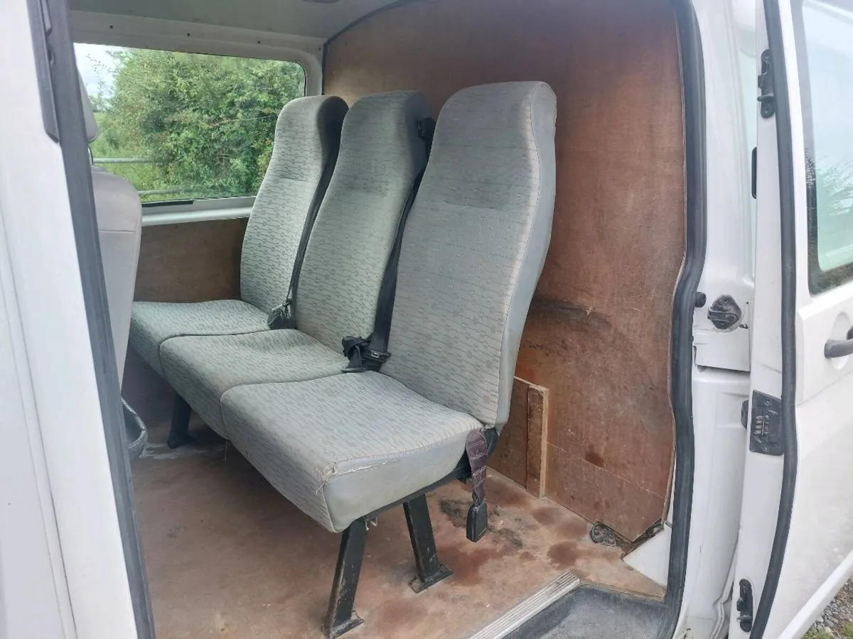 Volkswagan transporter crewcab - Image 4