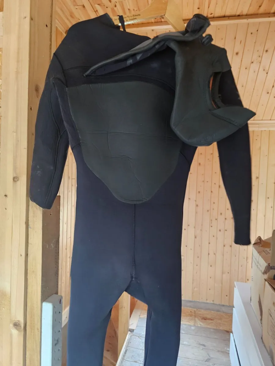 Xcel Small Mens Winter Wetsuit 5.4 - Image 3