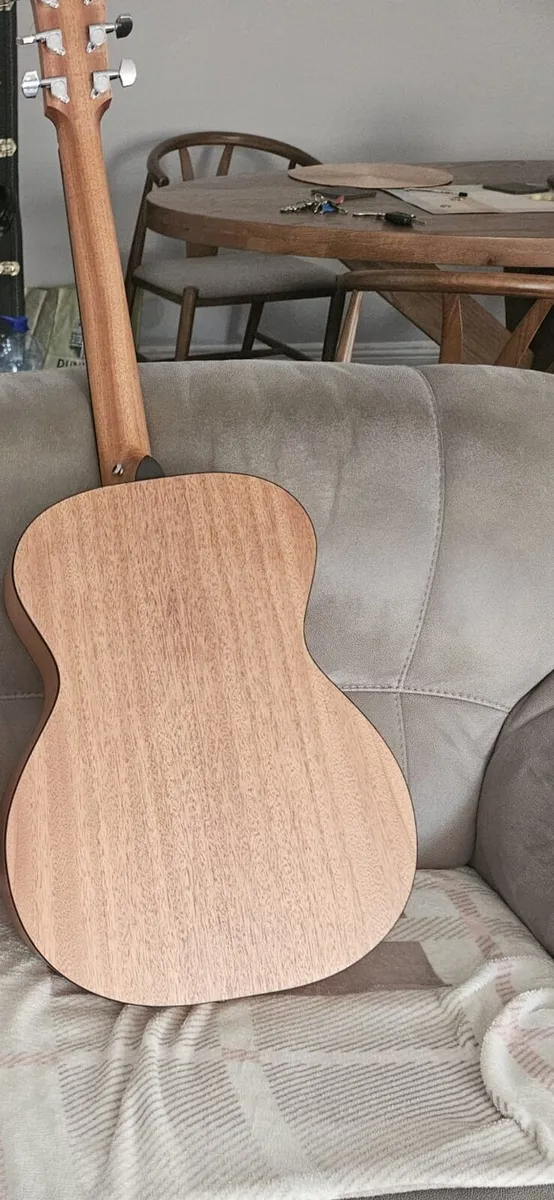 Furch guitar OM CM 4 months old with gig bag - Image 2