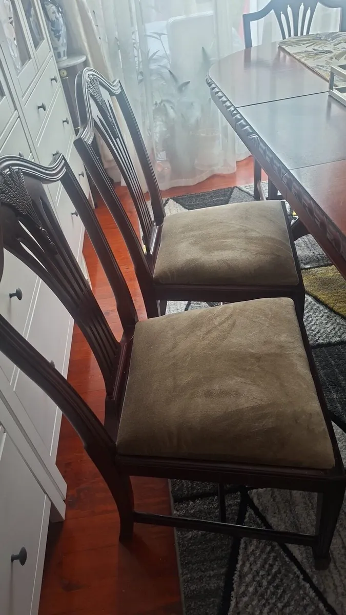 Dining table and chairs - Image 4