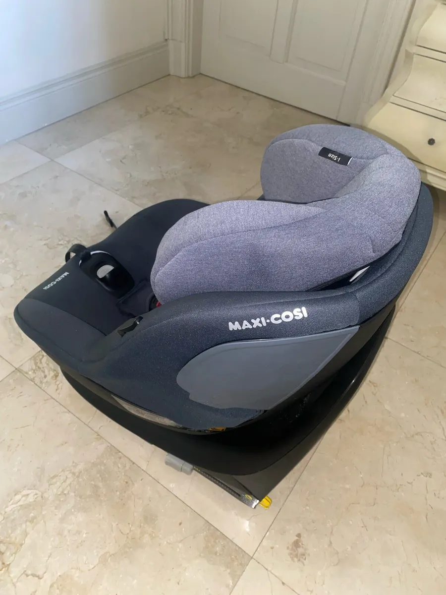 Maxi-Cosi Mica i-size ISOFIX Rotating Car Seat - Image 2