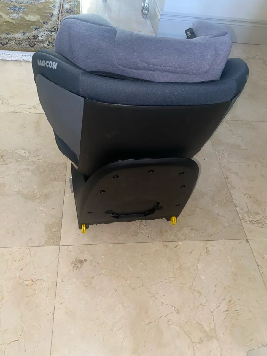 Maxi-Cosi Mica i-size ISOFIX Rotating Car Seat - Image 3