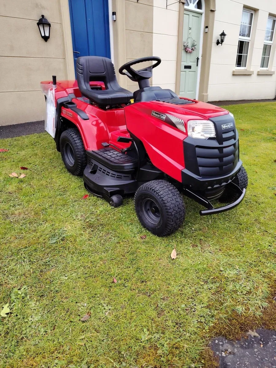 Mountfield ride on lawnmower - Image 1