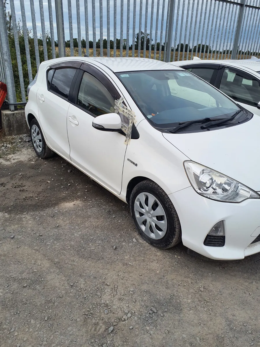Toyota Aqua 2014 theft damage,  ignition - Image 2