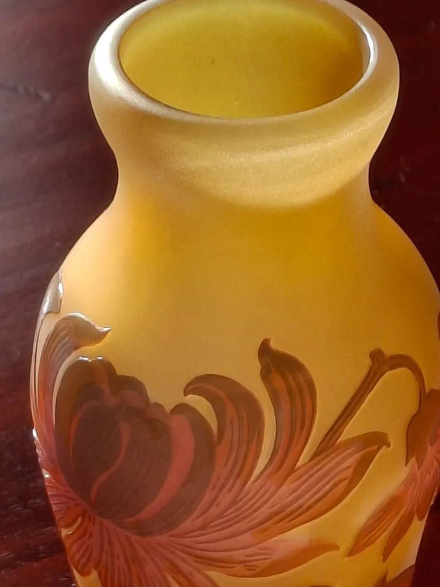 Exquisite Art Nouveau Style Cameo Glass Vase... - Image 4