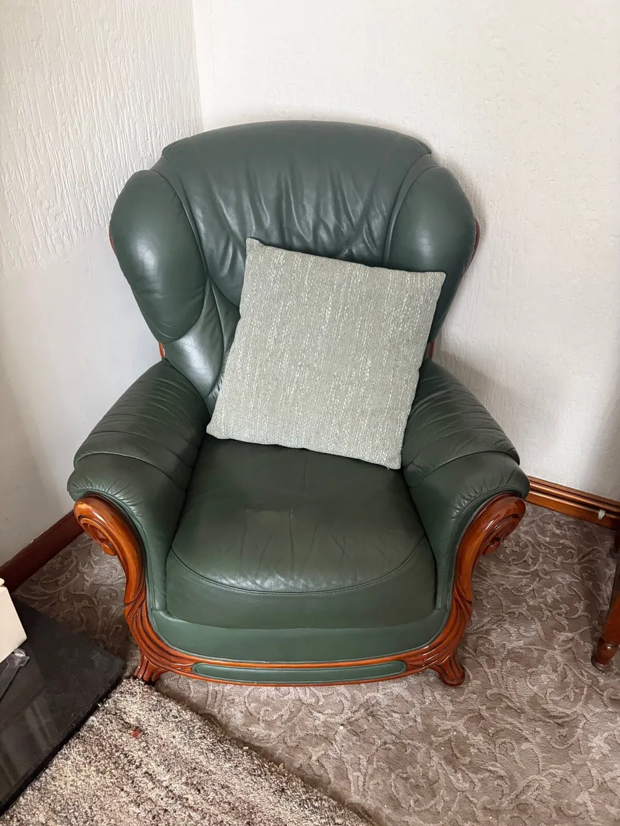Leather Sofa Suite & TV Unit - Image 1