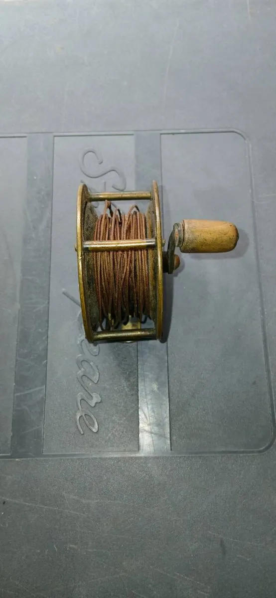 Vintage 2/half inch all brass fly reel - Image 3