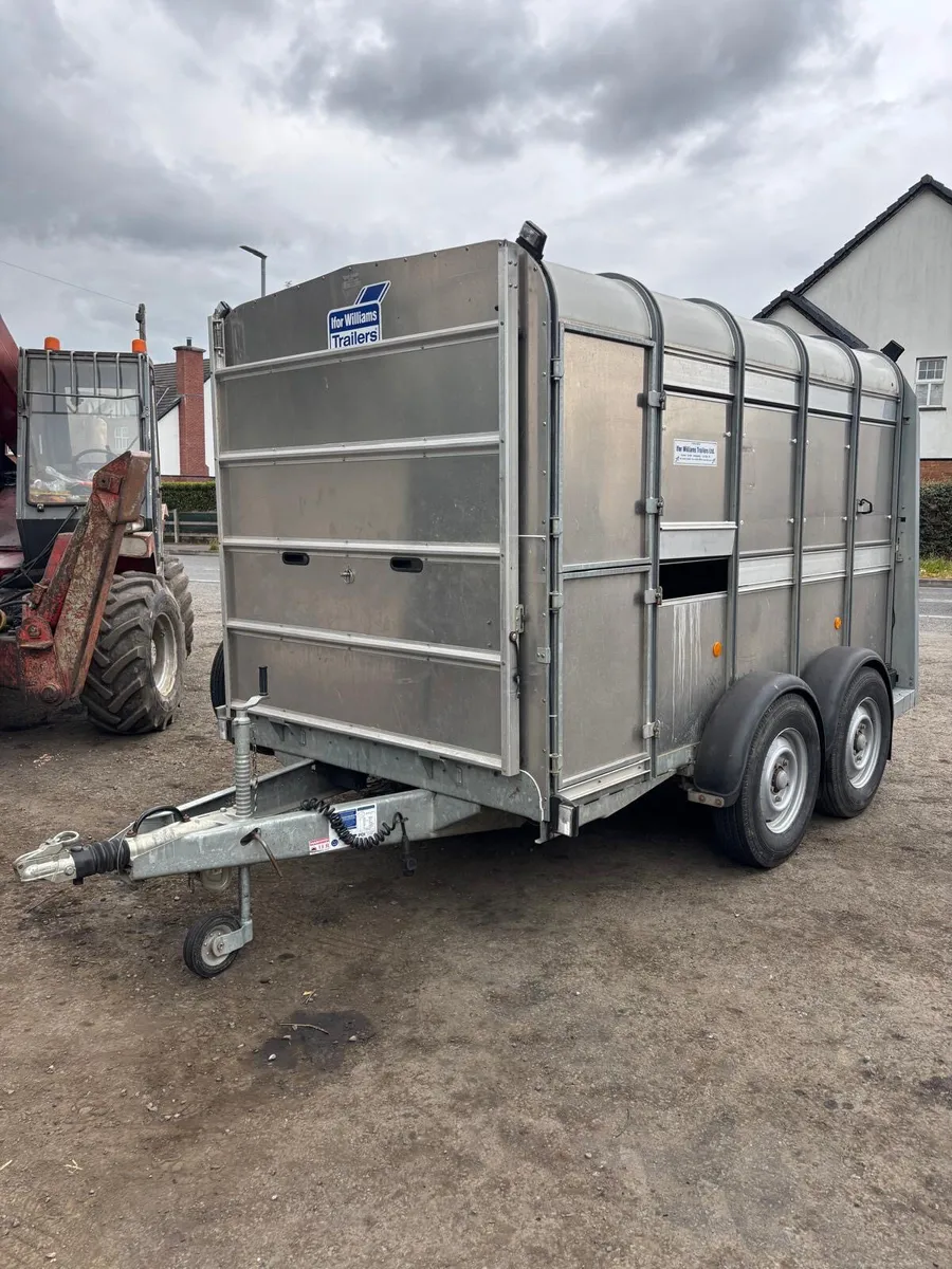 Ifor Williams 10ft cattle trailer - Image 1