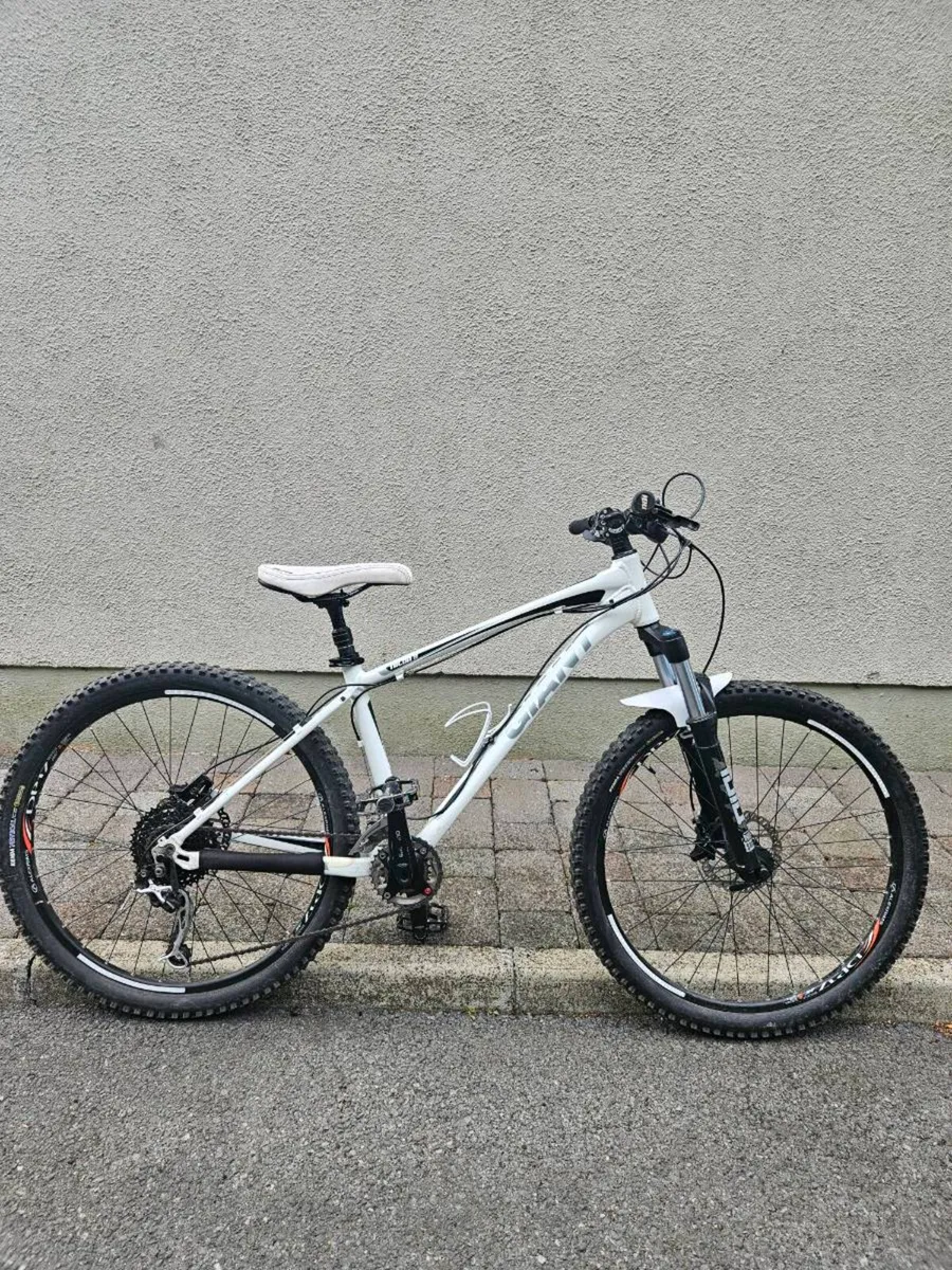 Giant Talon Mountain Bike - Image 2