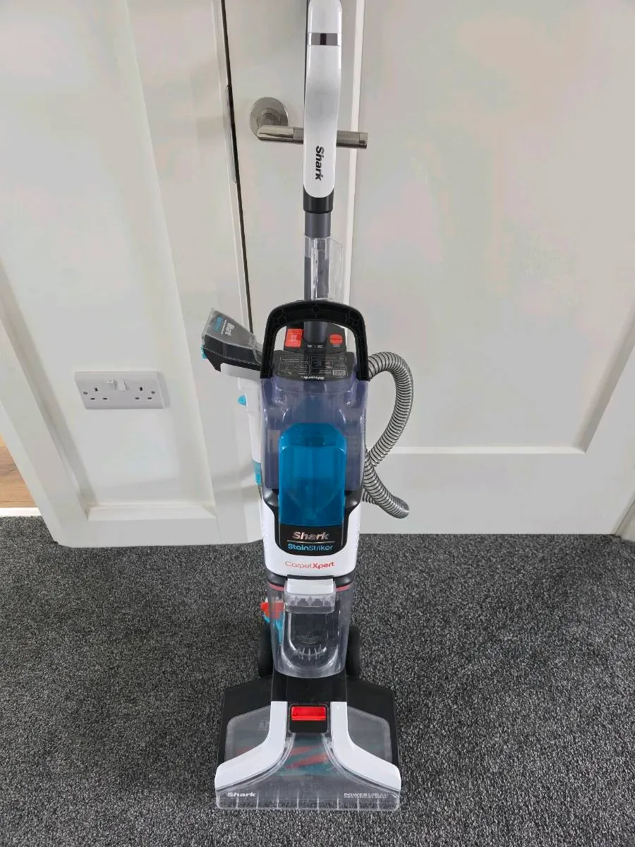 Shark CarpetXpert Deep Carpet Cleaner - Image 1