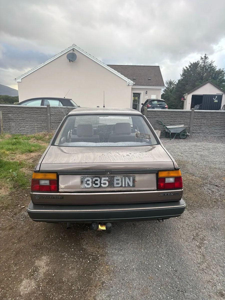 Volkswagon Jetta - Image 4