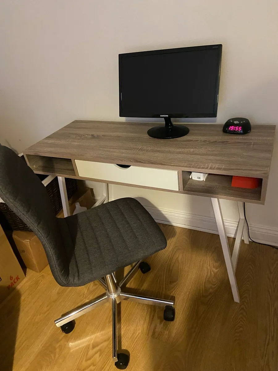 Desk and chair - Image 1