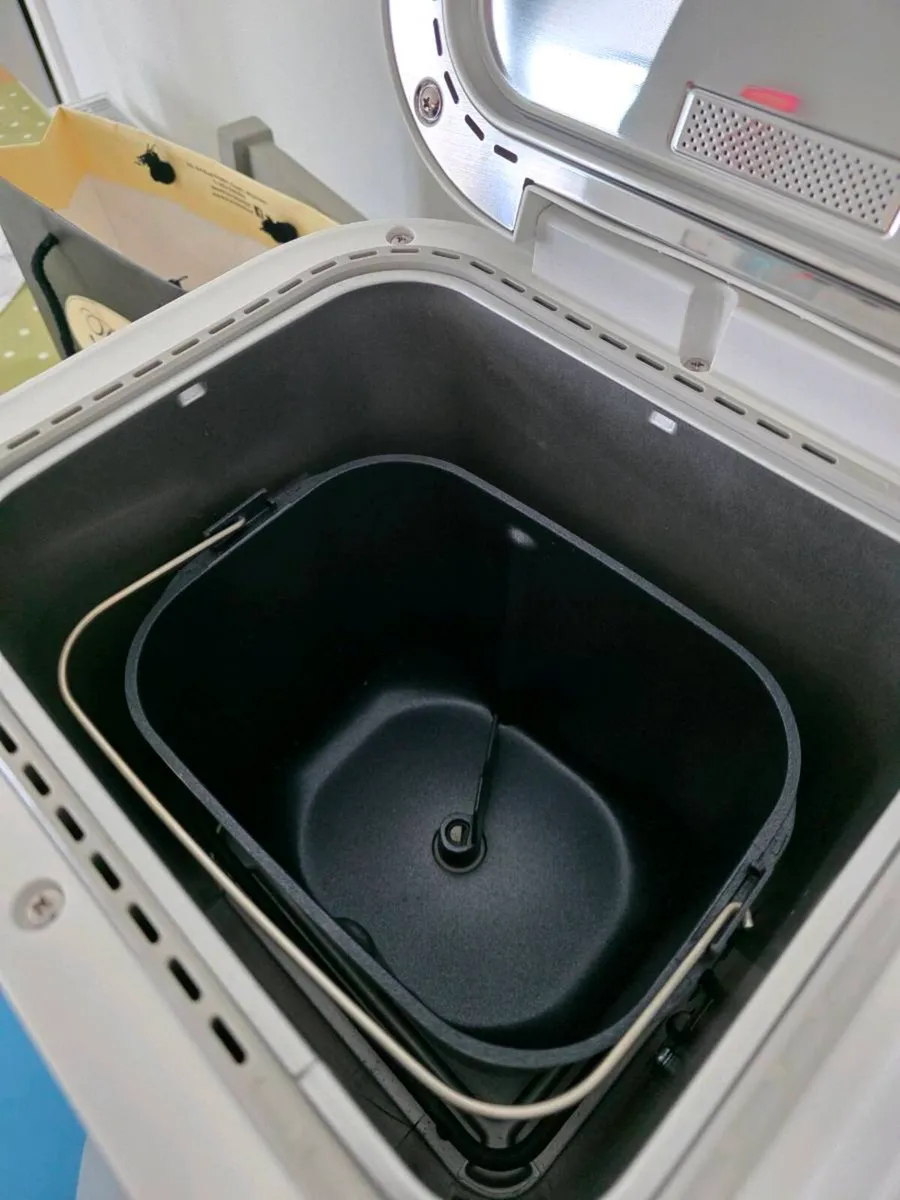 Panasonic automatic bread maker - Image 4