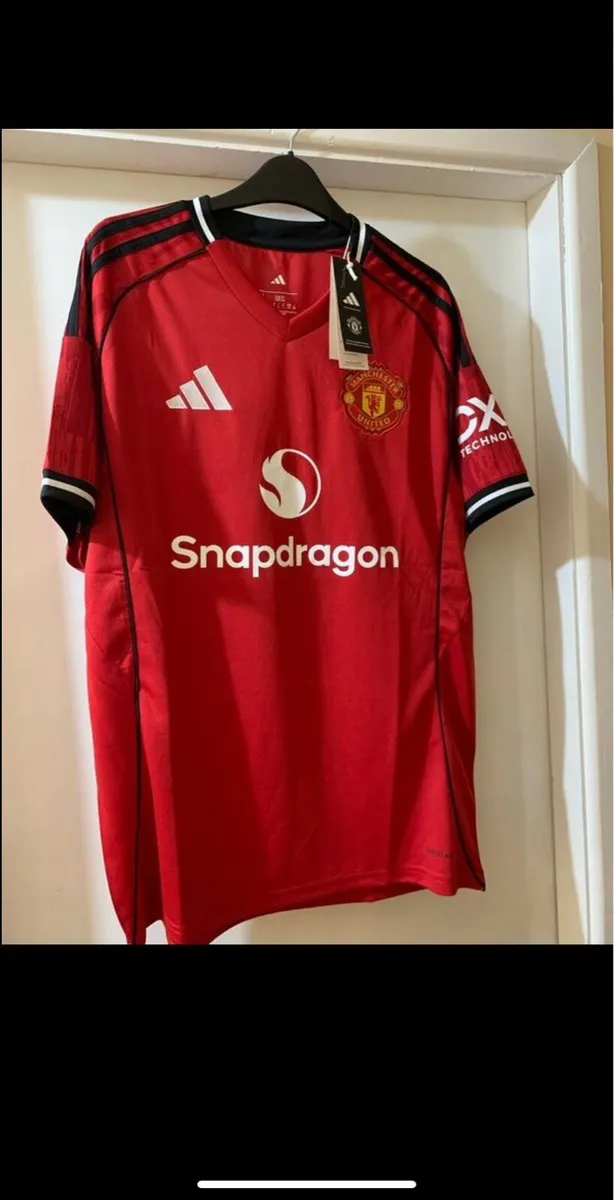 Manchester United Jersey 25/26 - Image 1