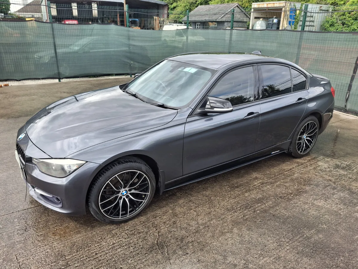 2014 BMW  318D  kitted  Light Damage - Image 1
