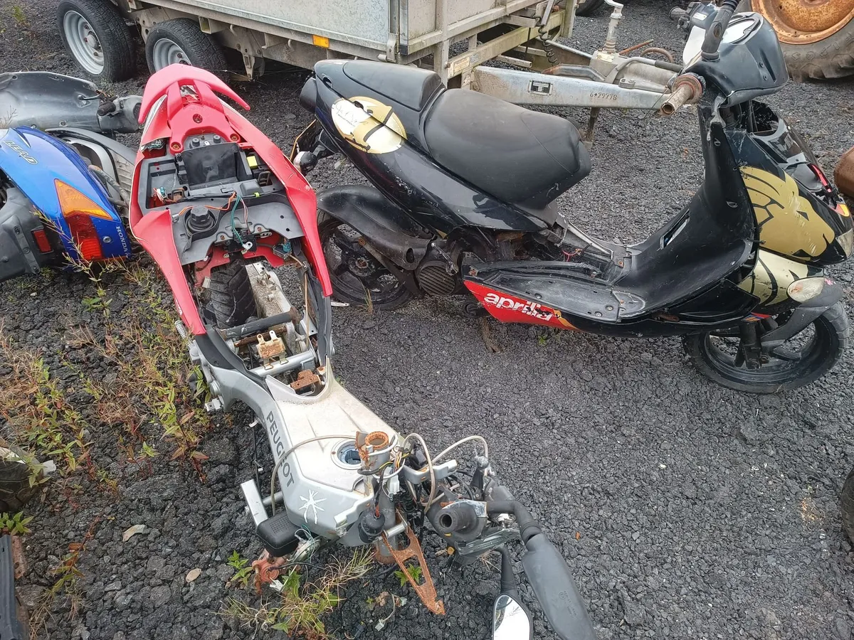 Scooter /motorcycle breaking - Image 3