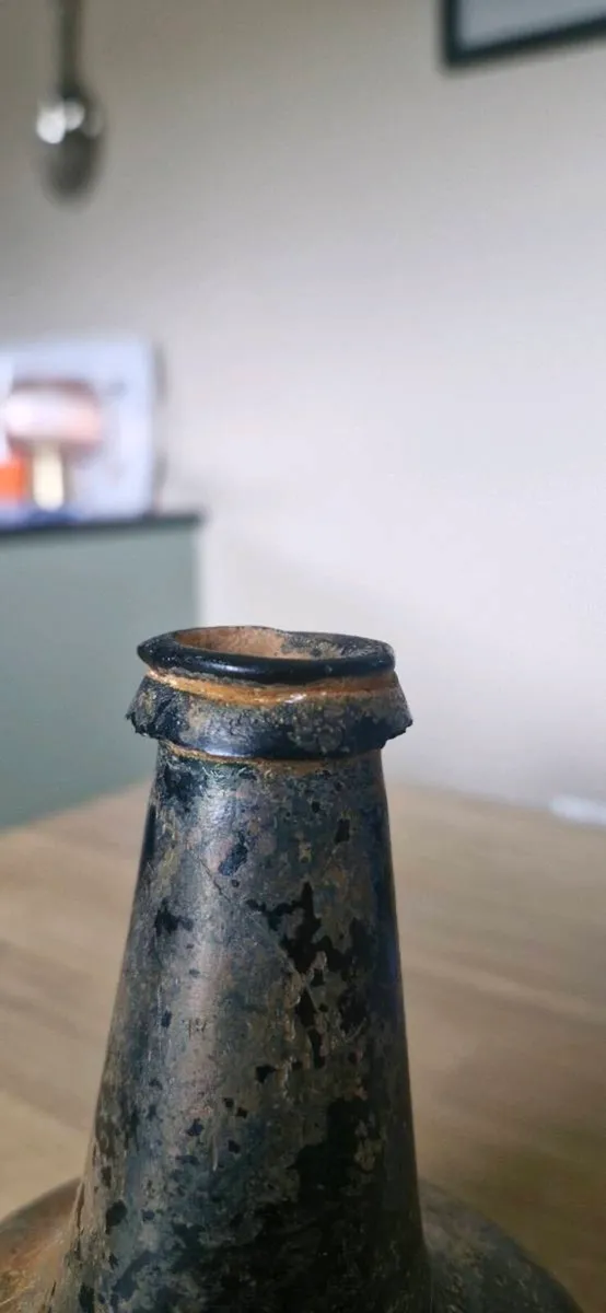 Antique bottle - Image 2