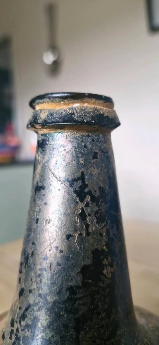 Antique bottle - Image 3