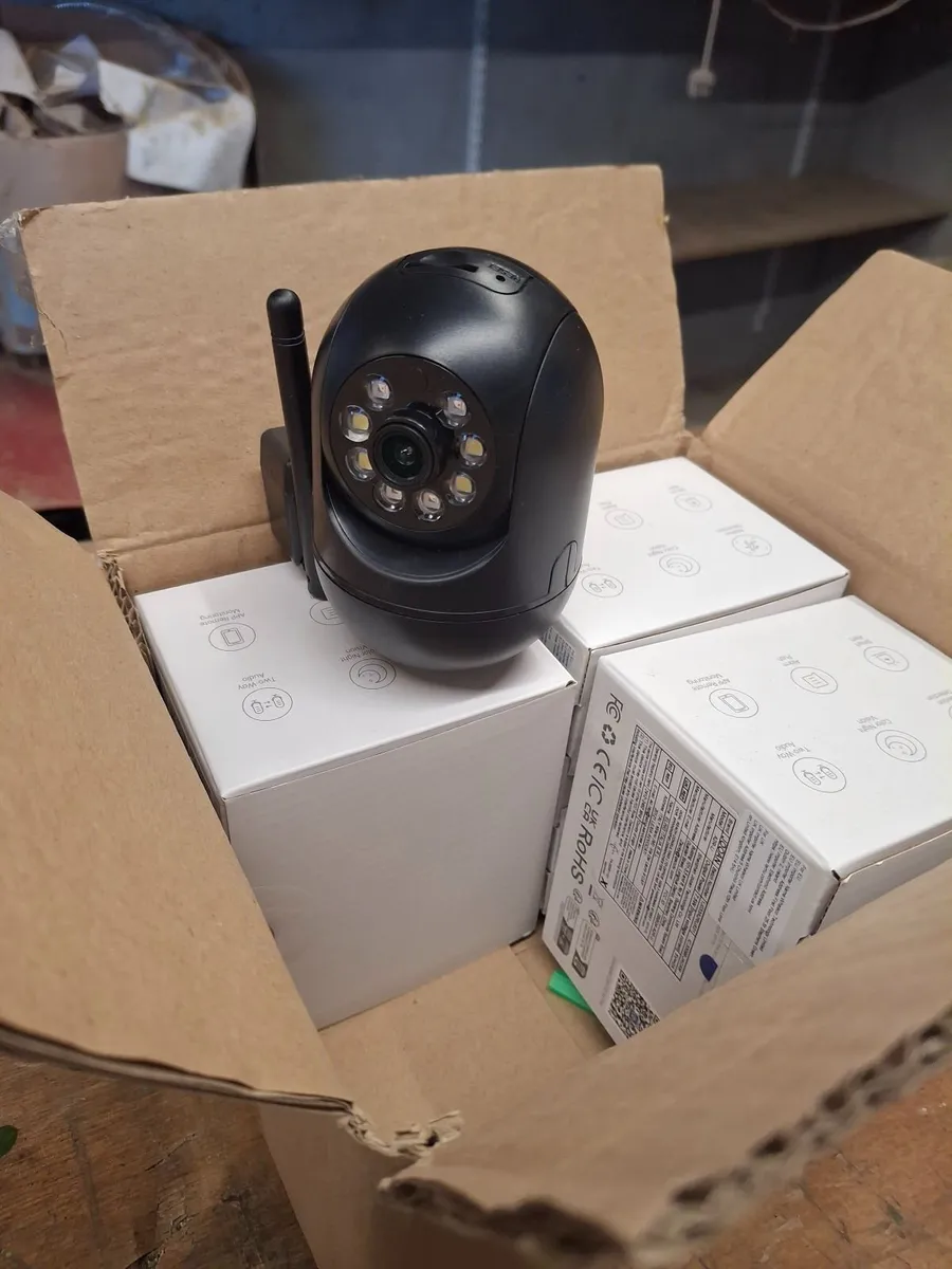 4 Smart security cameras - Image 1