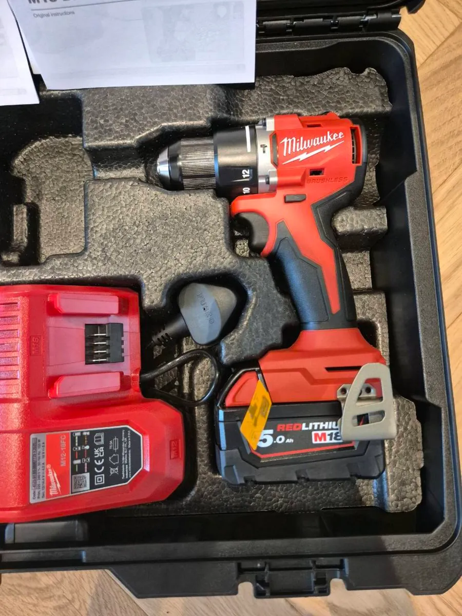 Milwaukee M18 Brushless Combi Drill & Impact Kit - Image 3