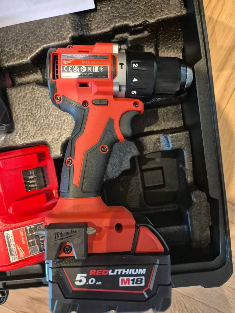 Milwaukee M18 Brushless Combi Drill & Impact Kit - Image 4