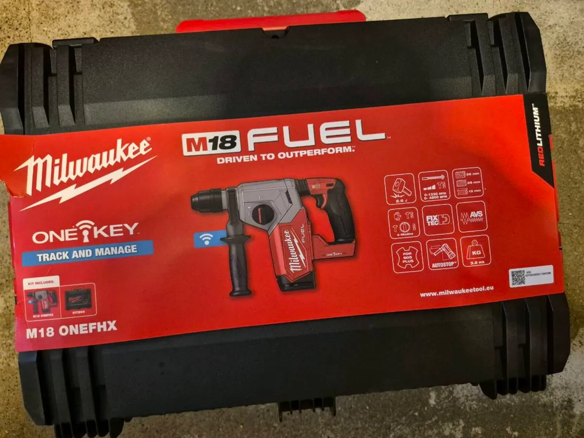 Milwaukee M18ONEFHX Fuel SDS-PLUS Hammer Drill Kit - Image 1