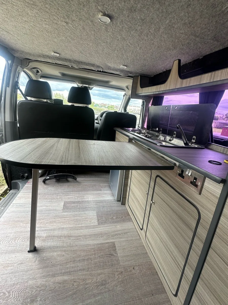Mercedes camper camper on book (read ad) - Image 2