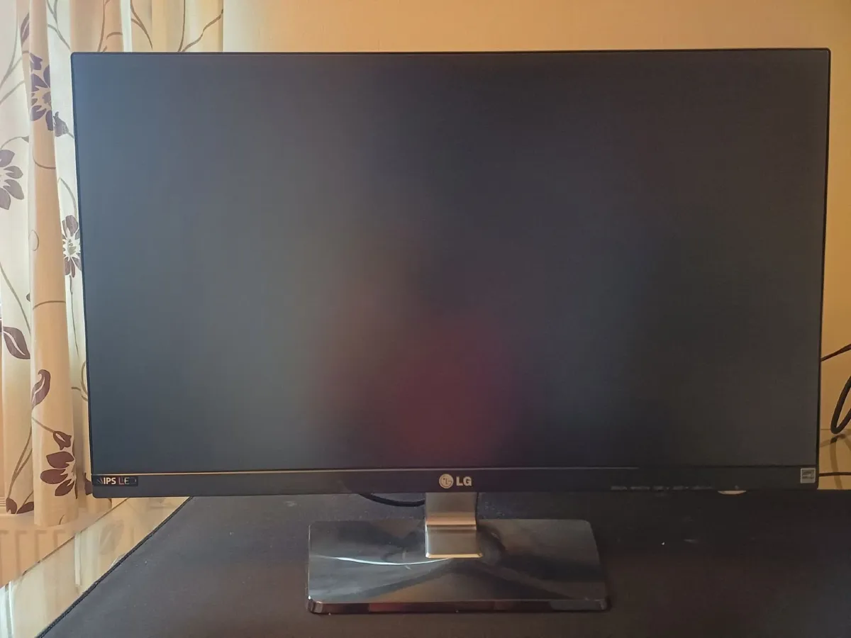 LG 27" Full HD IPS LED 60 Hz Monitor - Image 3