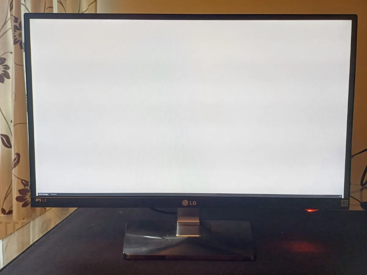 LG 27" Full HD IPS LED 60 Hz Monitor - Image 2