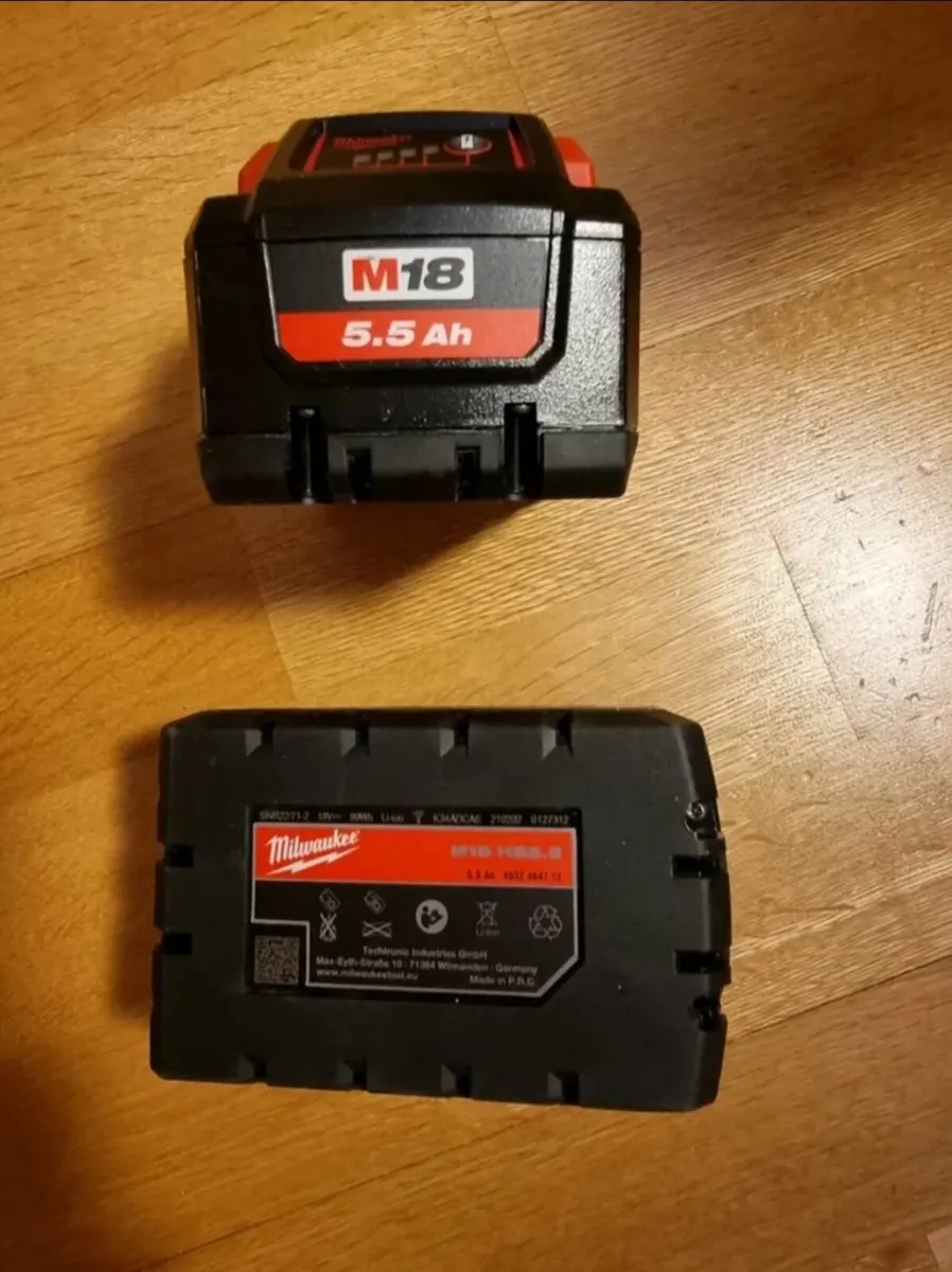 Milwaukee M18 High Output 5.0Ah Batteries x2 - Image 2