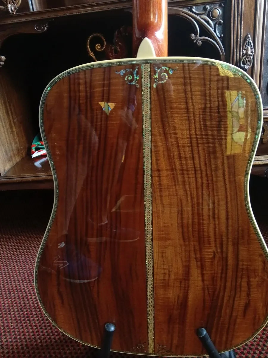guitar - Image 4