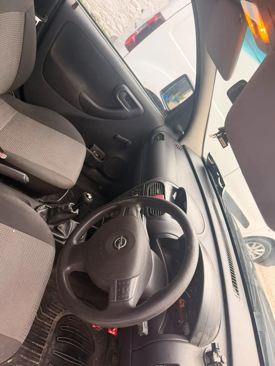 Opel Combo 2009 - Image 2