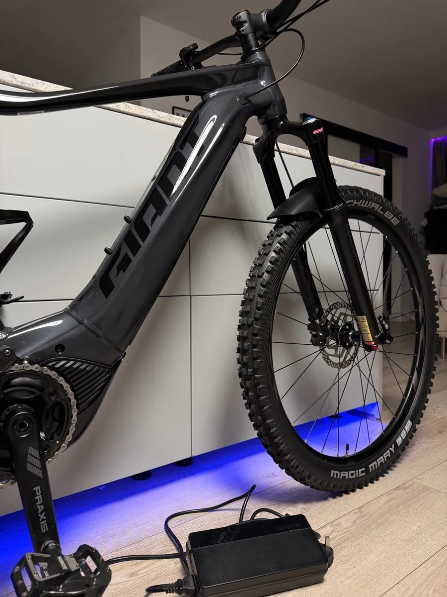 GIANT Fathom E+ 2 PRO Electric Bike (EMTB) - Image 3