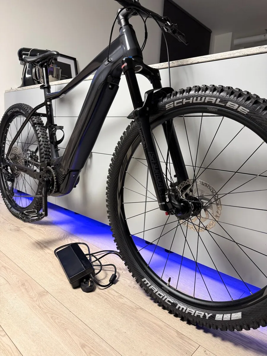 GIANT Fathom E+ 2 PRO Electric Bike (EMTB) - Image 4