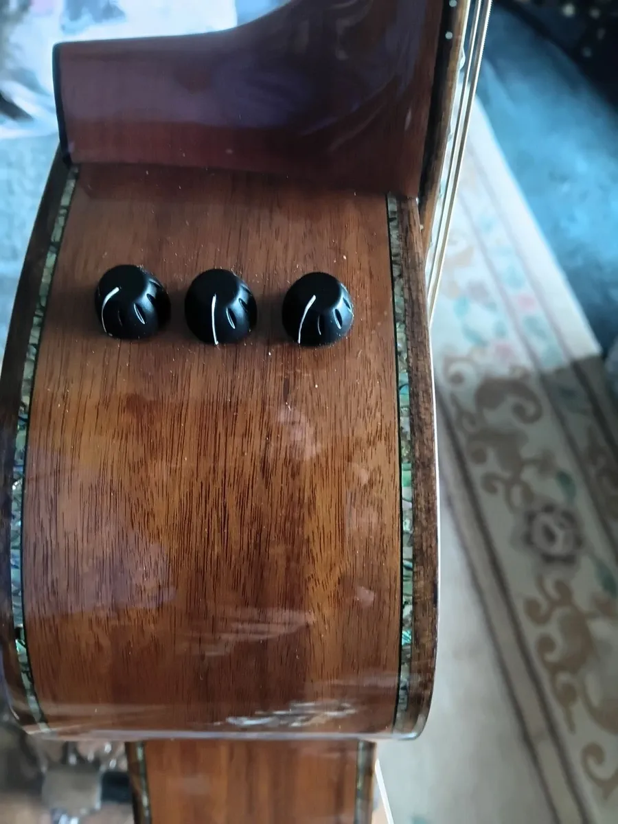 guitar - Image 3