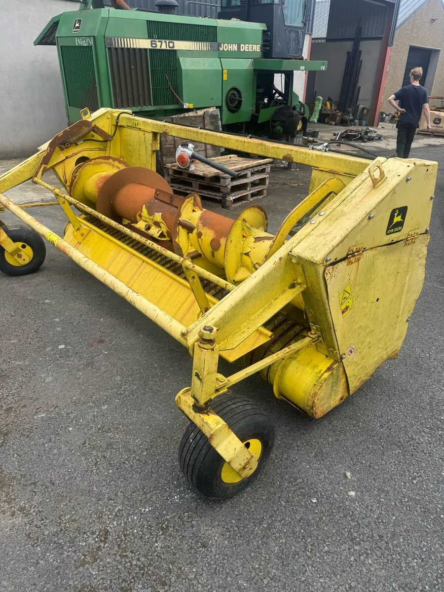 John Deere 630A pickup - Image 2