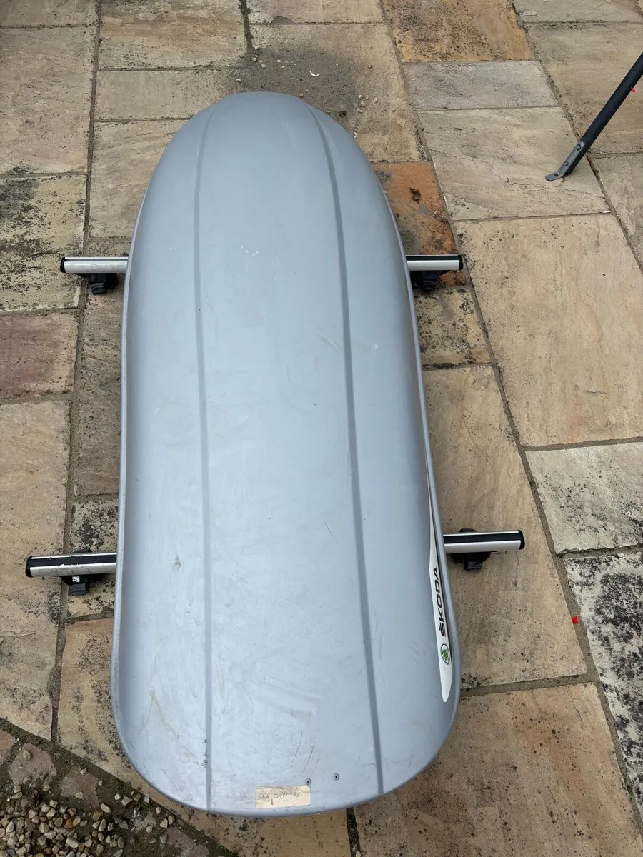 Genuine Skoda 380L Silver Roof Box & Roof Bars Set - Image 2