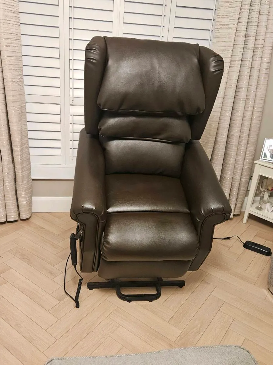 Riser Recliner - Image 2
