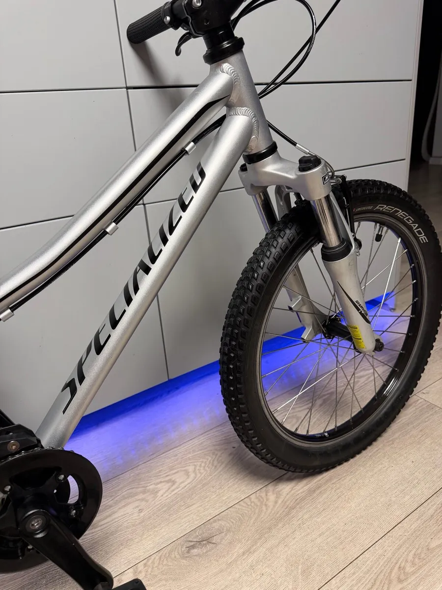 Specialized Hot Rock Kids Bike 20 inch - Image 3