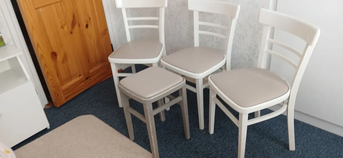 3 Sturdy kitchen chairs & Stool - Image 2