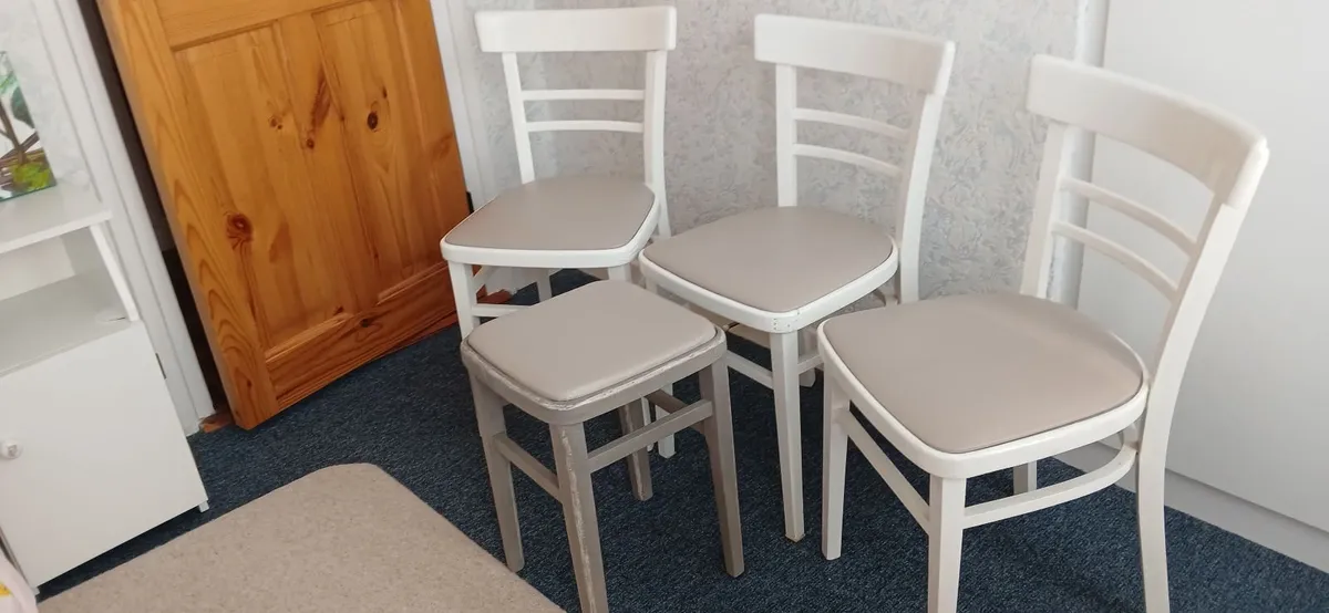 3 Sturdy kitchen chairs & Stool - Image 3