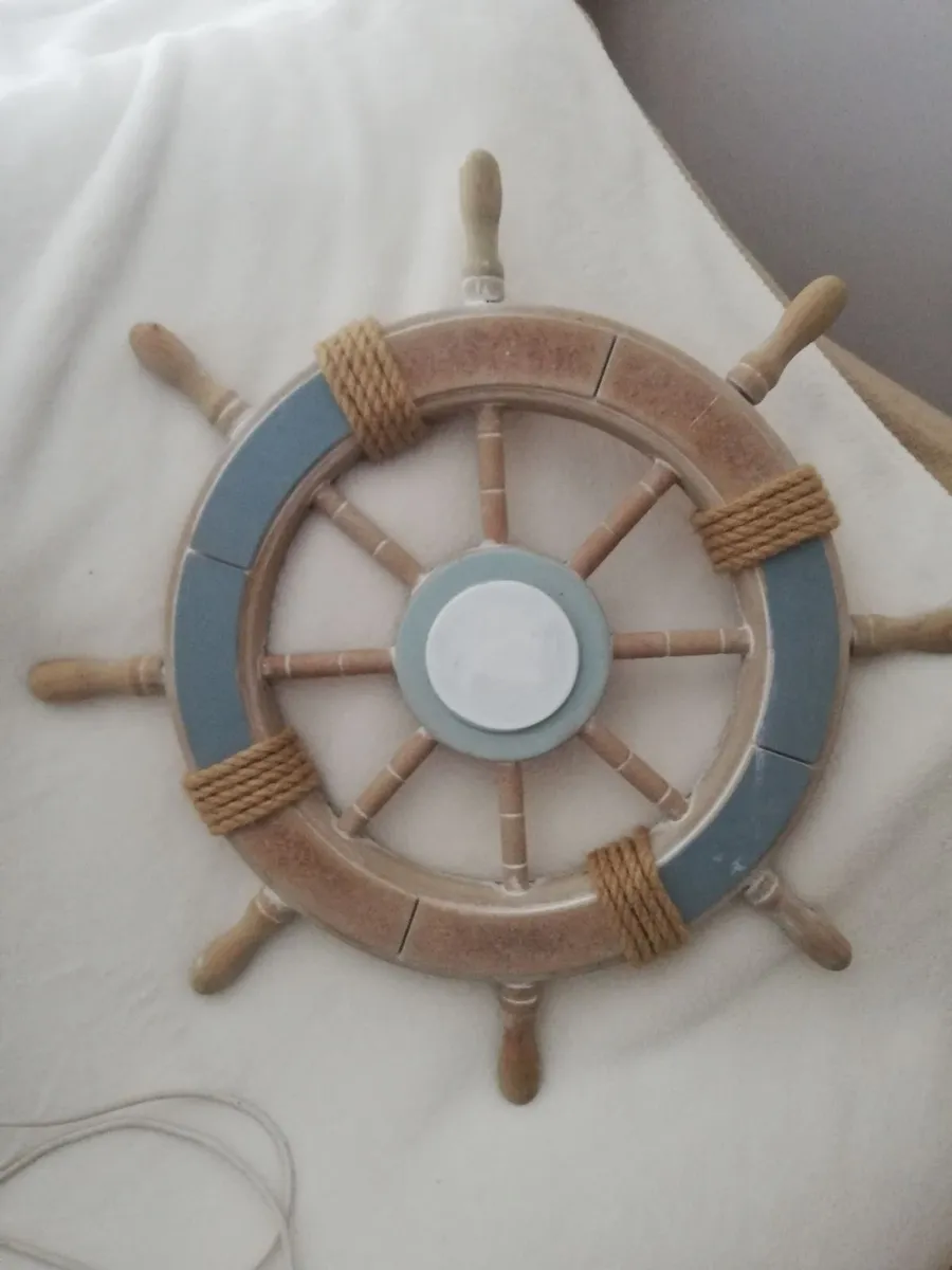 Decorative marine steering wheel