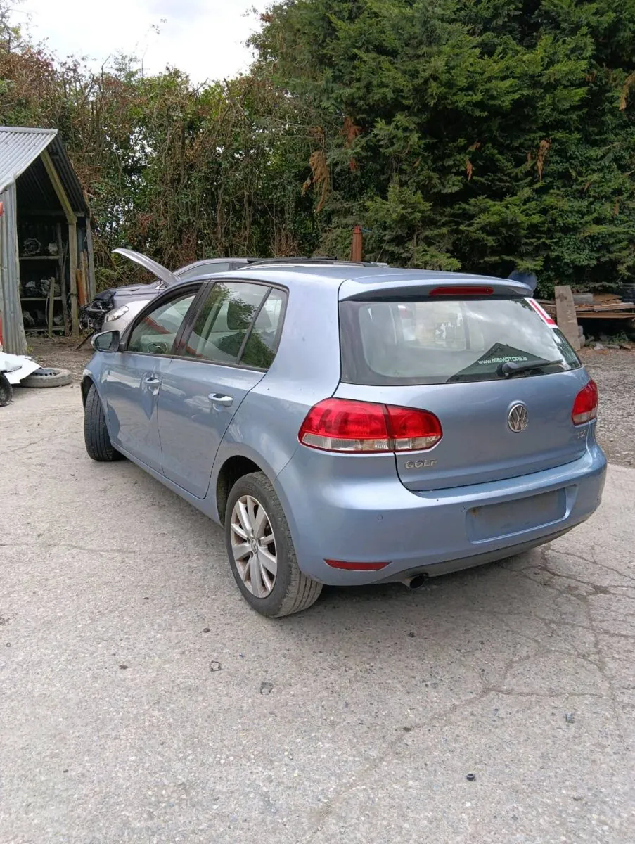 Breaking VW golf 2010 1.6tdi cay - Image 1